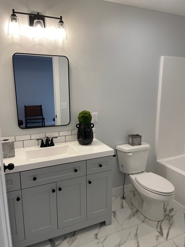 Building Photo - 1895 Maple Tree Ln