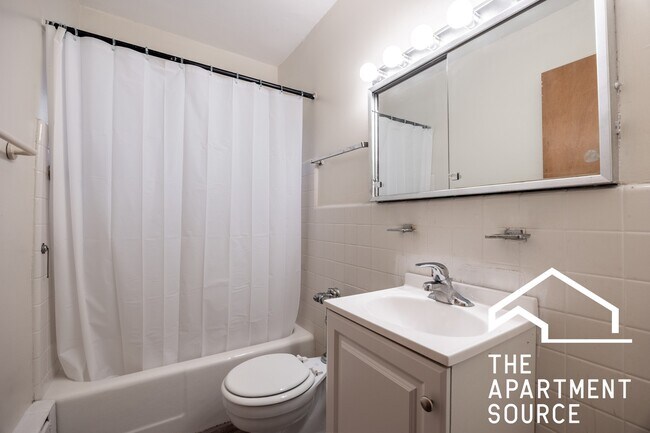 Building Photo - 1400 Chicago Ave