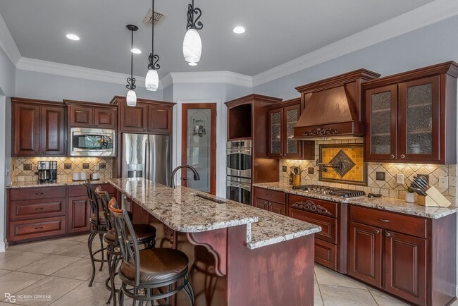 Building Photo - Beautiful Home on the Red River....