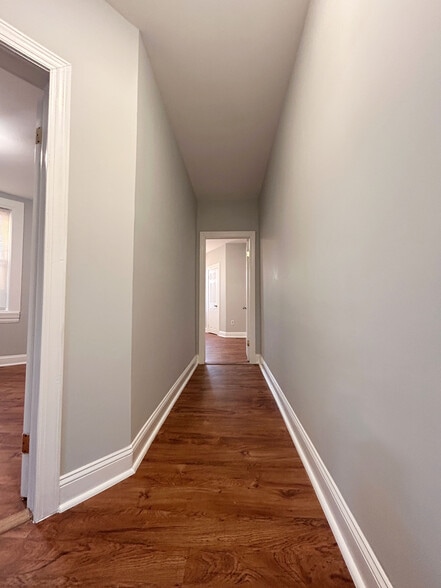 Building Photo - 2512 S 66th St