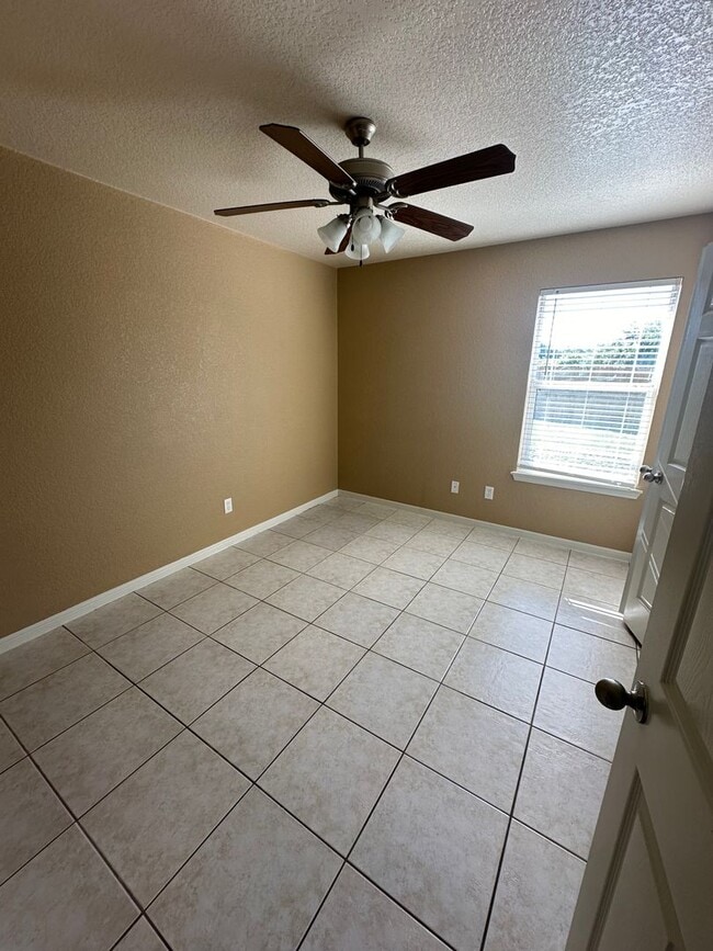 Building Photo - 1903 Elms Run Ct