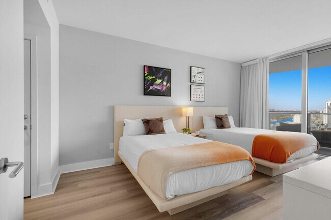 Building Photo - 4111 S Ocean Dr