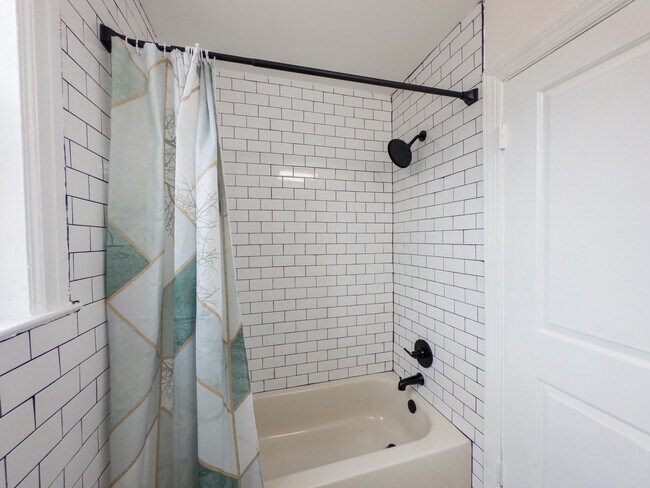 Building Photo - Folcroft Courts Apartments