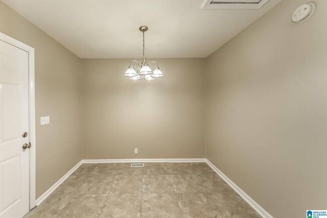 Building Photo - 1717 Bobolink Ln NE