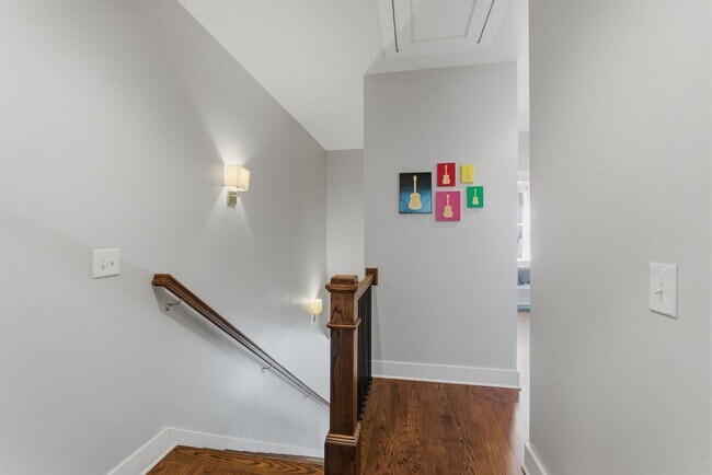 Building Photo - Wedgewood Houston Townhome