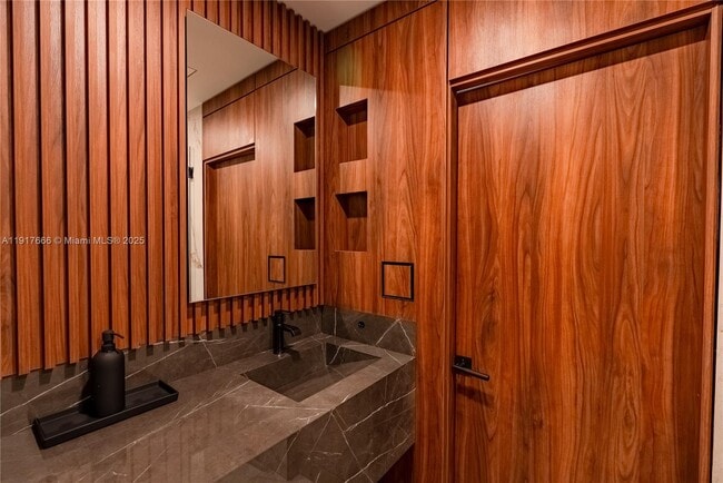 Building Photo - 3711 Battersea Rd