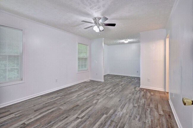Building Photo - 9431 Jenkins Ln