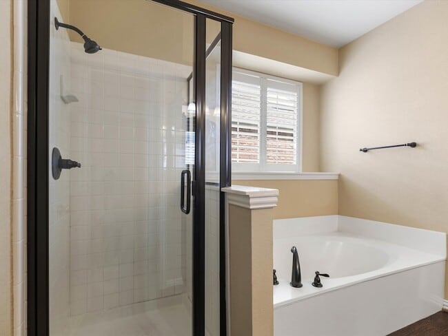 Building Photo - 8129 Springmoss Dr