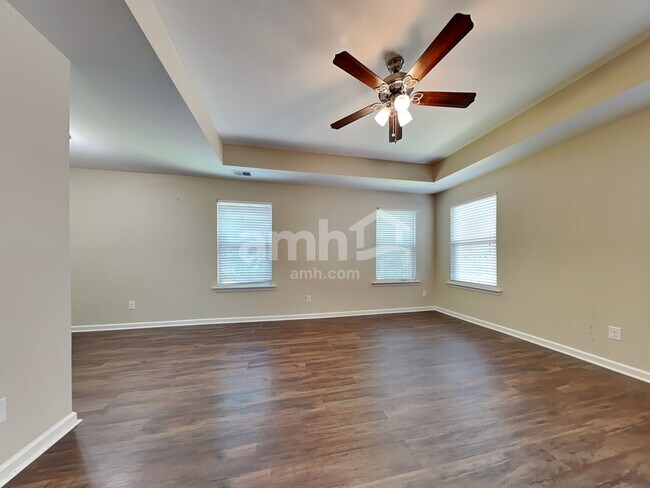 Building Photo - 19 Winslow Cir