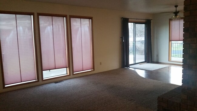 Building Photo - Asotin Home