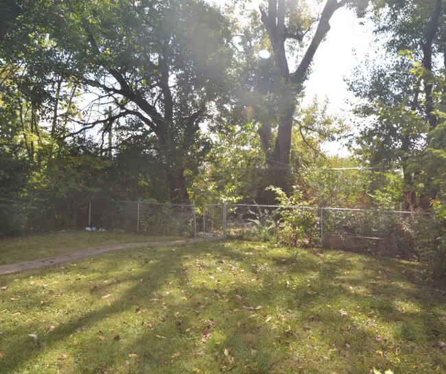 Building Photo - 1120 Lexington Ave