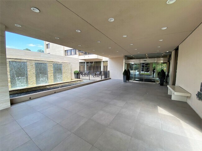 Building Photo - 49 Briar Hollow Ln