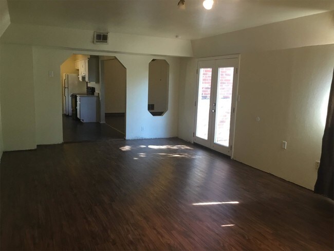 Building Photo - 513 S Silver Leaf Dr