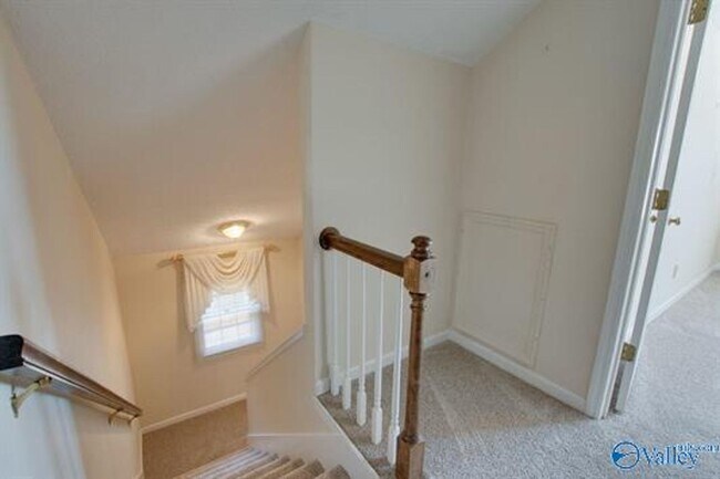 Building Photo - 313 Kensington Ct SW