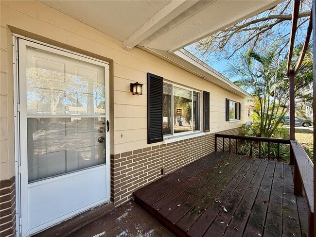 Building Photo - 510 81st Ave N