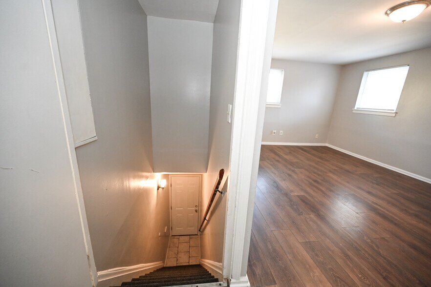 Building Photo - 7813 Elizabeth St