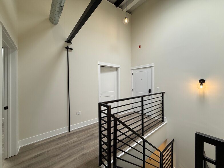 Building Photo - 1453 Maple Ave