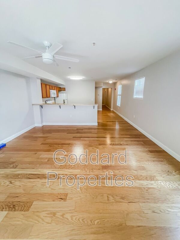 Building Photo - 2205 N Charles St