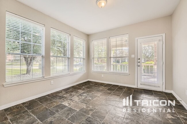 Building Photo - 3817 Basswood Ln