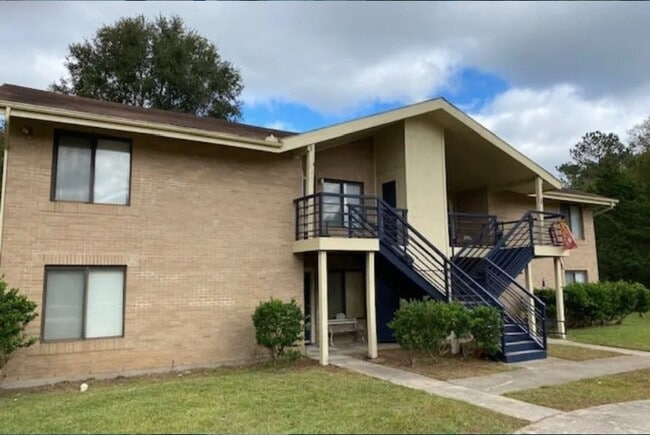 Building Photo - 300 Cobb Mill Rd