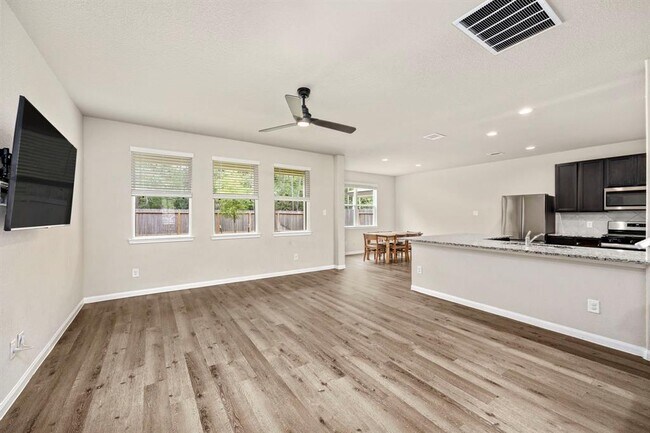 Building Photo - 2256 Raider Dr