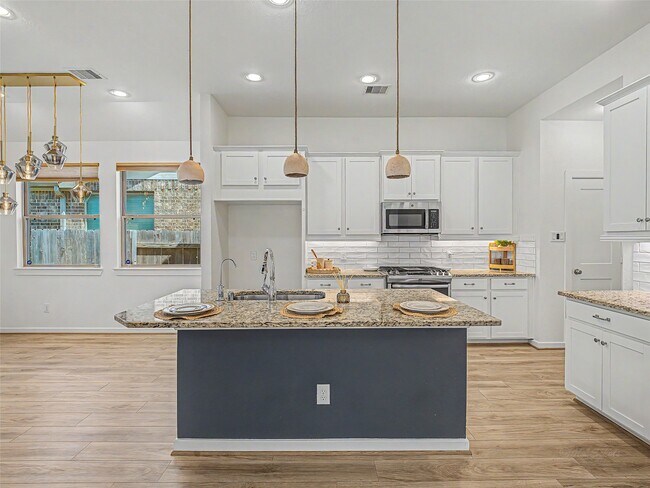 Building Photo - 6019 Dovetail Cliff Ct