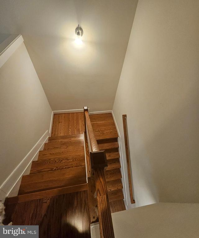 Building Photo - 620 E Howell Ave