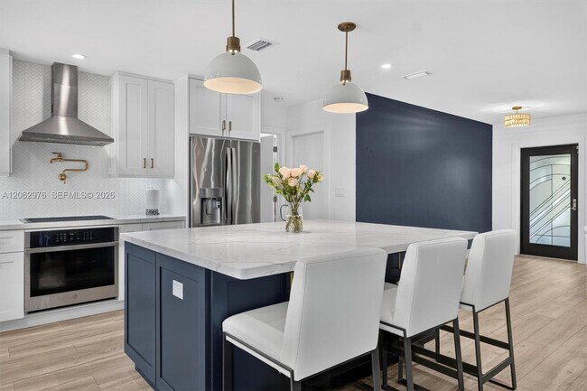 Building Photo - 16840 SW 87th Ave