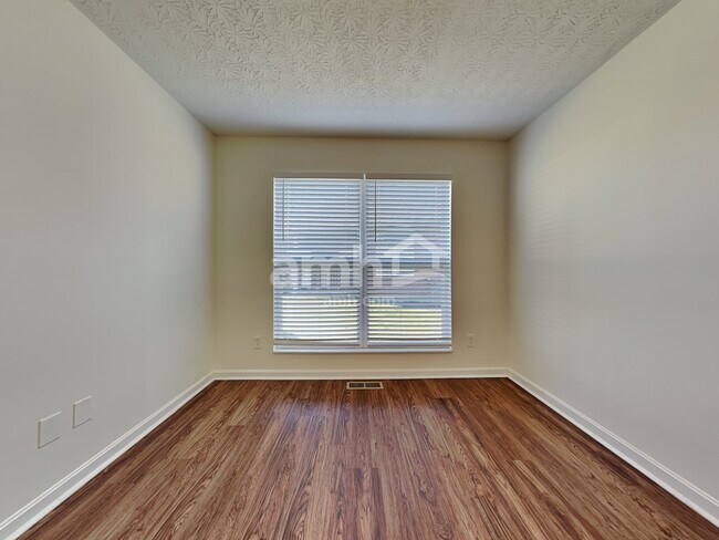 Building Photo - 2816 Fairways Drive