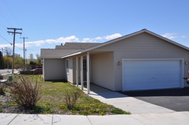 Building Photo - 608 East Remington Drive