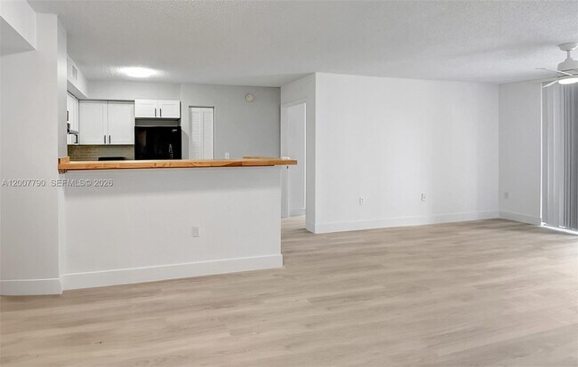 Building Photo - 7808 Sonoma Springs Cir