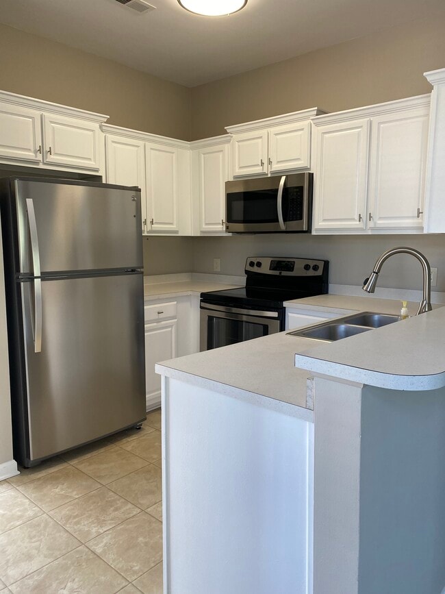 Building Photo - 4212 Sweetwater Blvd