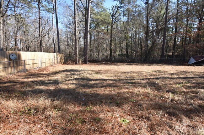 Building Photo - 957 Kennesaw Dr