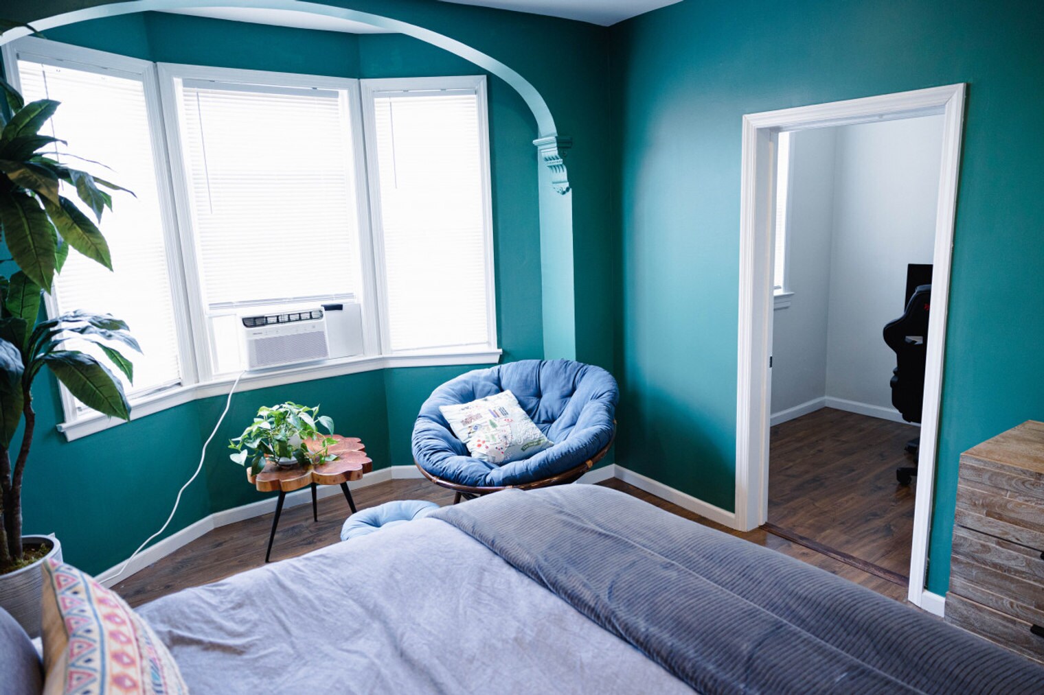 Building Photo - 37 W 50th St