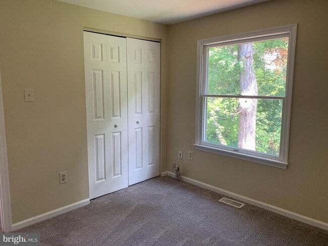 Building Photo - 249 Periwinkle Ave