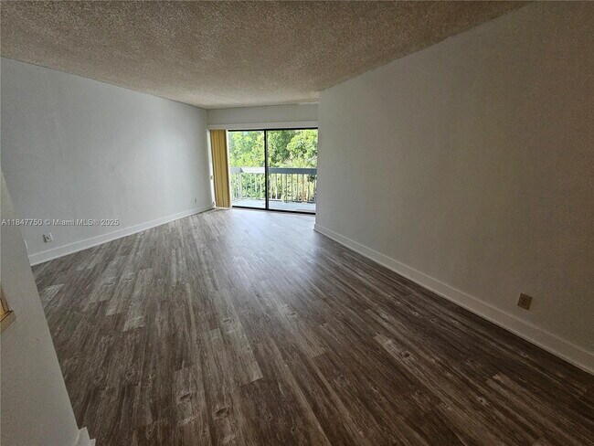 Building Photo - Cozy One Bedroom Condo close to Golf Course
