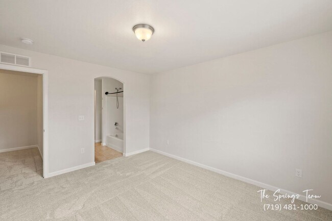 Building Photo - MODERN COMFORT IN LINCOLN COMMONS COMMUNIT...