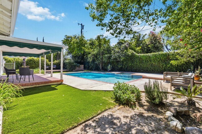 Building Photo - 23020 Haynes St