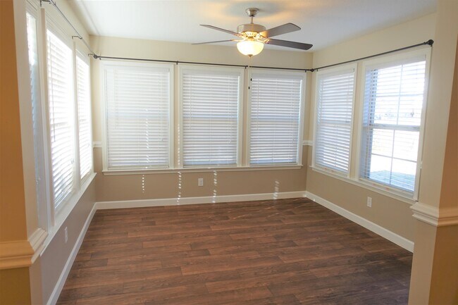 Building Photo - 610 Flintrock Dr