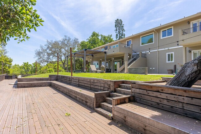 Building Photo - 84 Silverwood Dr