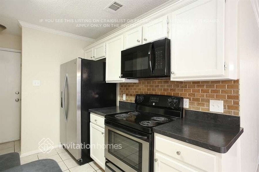 Building Photo - 1456 Thistlewood Ln