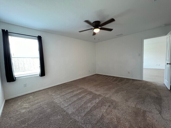 Building Photo - NEW AND VERY AFFORDABLE 4BDRM HOME IN LOND...