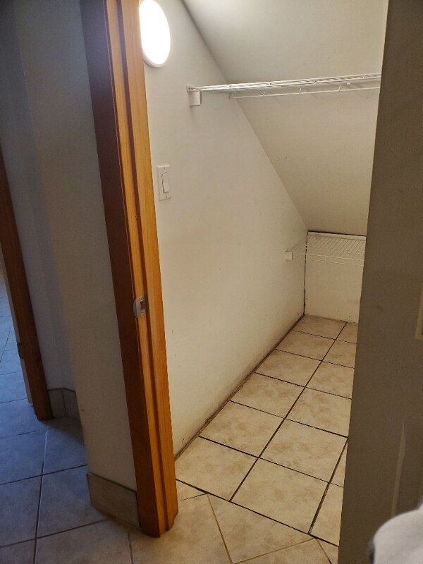 Building Photo - 302 Camelot Shore Dr