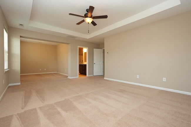 Building Photo - Spacious 5-Bedroom Home in Mooresville with Open Floor Plan & Loft!