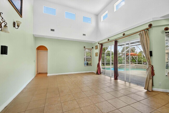 Building Photo - 3769 Victoria Rd