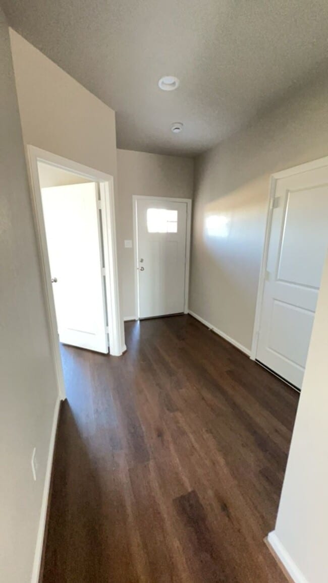 Building Photo - 1033 Tillman Ln