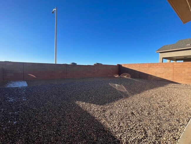 Building Photo - 2451 Camino Plata Loop NE