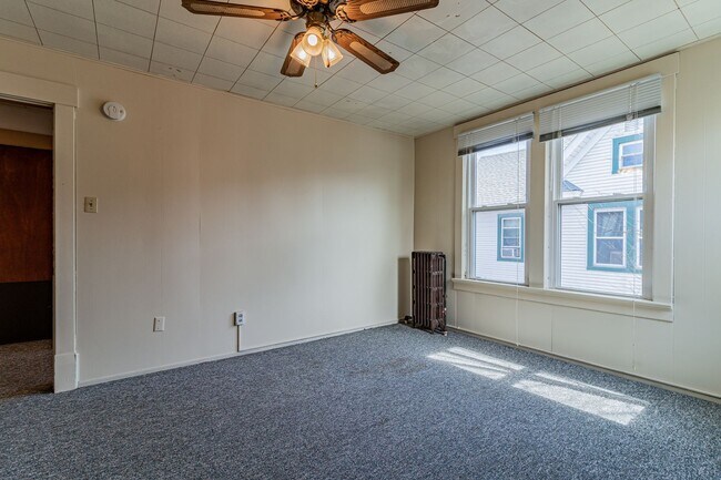 Building Photo - 311 W Green St