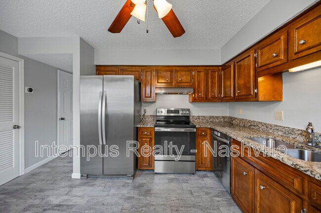 Building Photo - 5771 Brentwood Trace