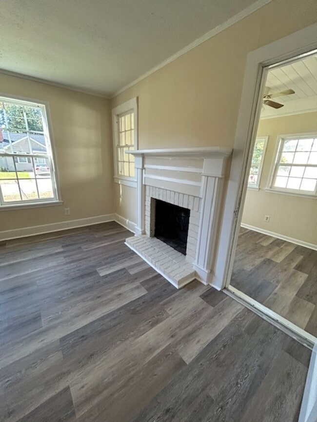 Building Photo - 3 Bedroom 1 Bath Home